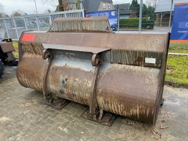 Volvo (5243) 4.0 cbm gebr. Schaufel / bucket