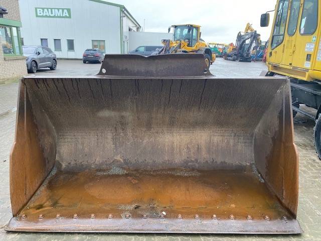 Volvo (5243) 4.0 cbm gebr. Schaufel / bucket