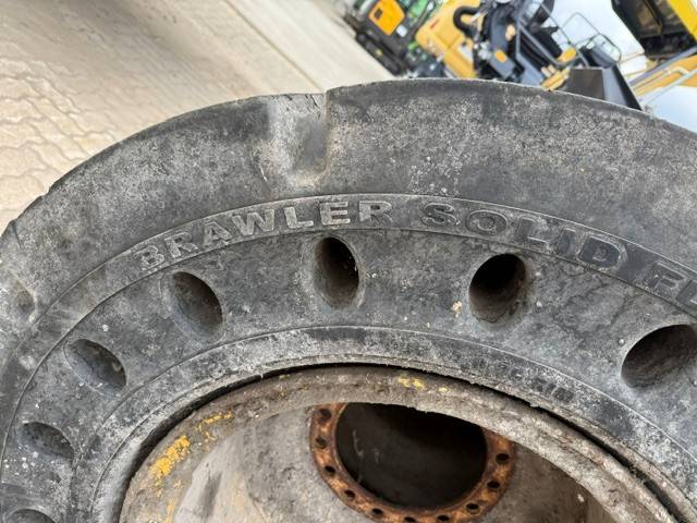 [Other] sonstige Brawler Solid Flex 20.5R25 Vollgummireife