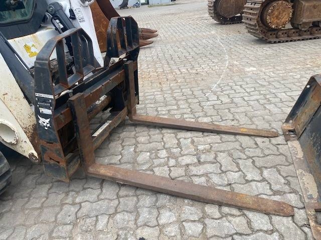 Bobcat 870 T MIETE / RENTAL (12005523)