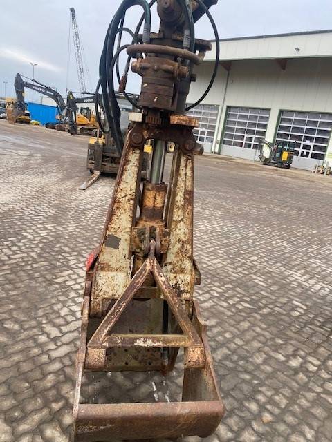 [Other] (5687) 0.70 m hydr. drehb. Greifer / grab