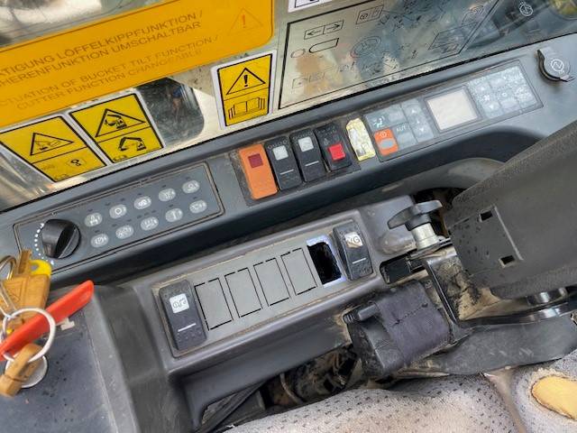 CAT M 318 D VAH SW OQ (12005443)