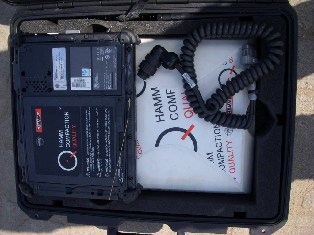 Hamm H13i mit Verdichterplatten + HCQ (12001224)