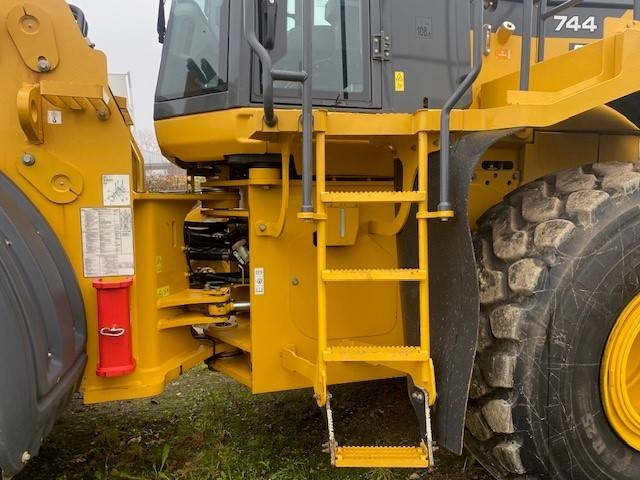 John Deere 744 P MIETE / RENTAL (12002126)