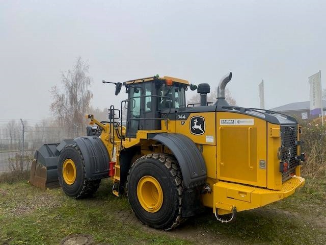 John Deere 744 P MIETE / RENTAL (12002126)