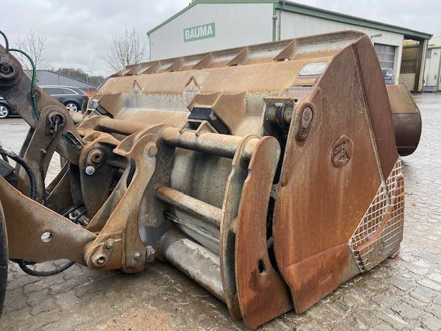 Kaiser (5256) ca. 3.6 cbm gebr. Hochkippschaufel / bucket