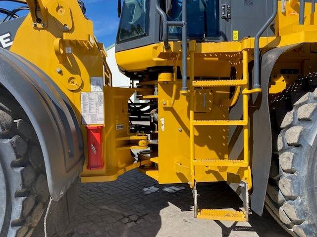 John Deere 744 P MIETE / RENTAL (12002125)