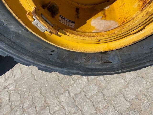 John Deere 744 P MIETE / RENTAL (12002125)