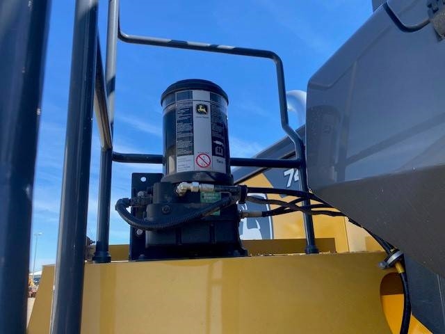 John Deere 744 P MIETE / RENTAL (12002125)