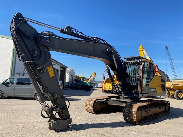 Volvo EC 220 E L MIETE / RENTAL (12005725)
